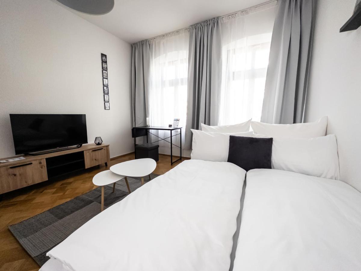 Moderne 3Zimmer Wohnung Mit Netflix Und Balkon لبسيا المظهر الخارجي الصورة