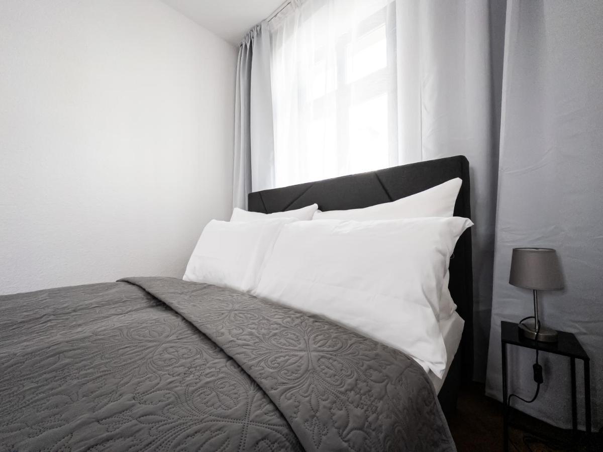 Moderne 3Zimmer Wohnung Mit Netflix Und Balkon لبسيا المظهر الخارجي الصورة