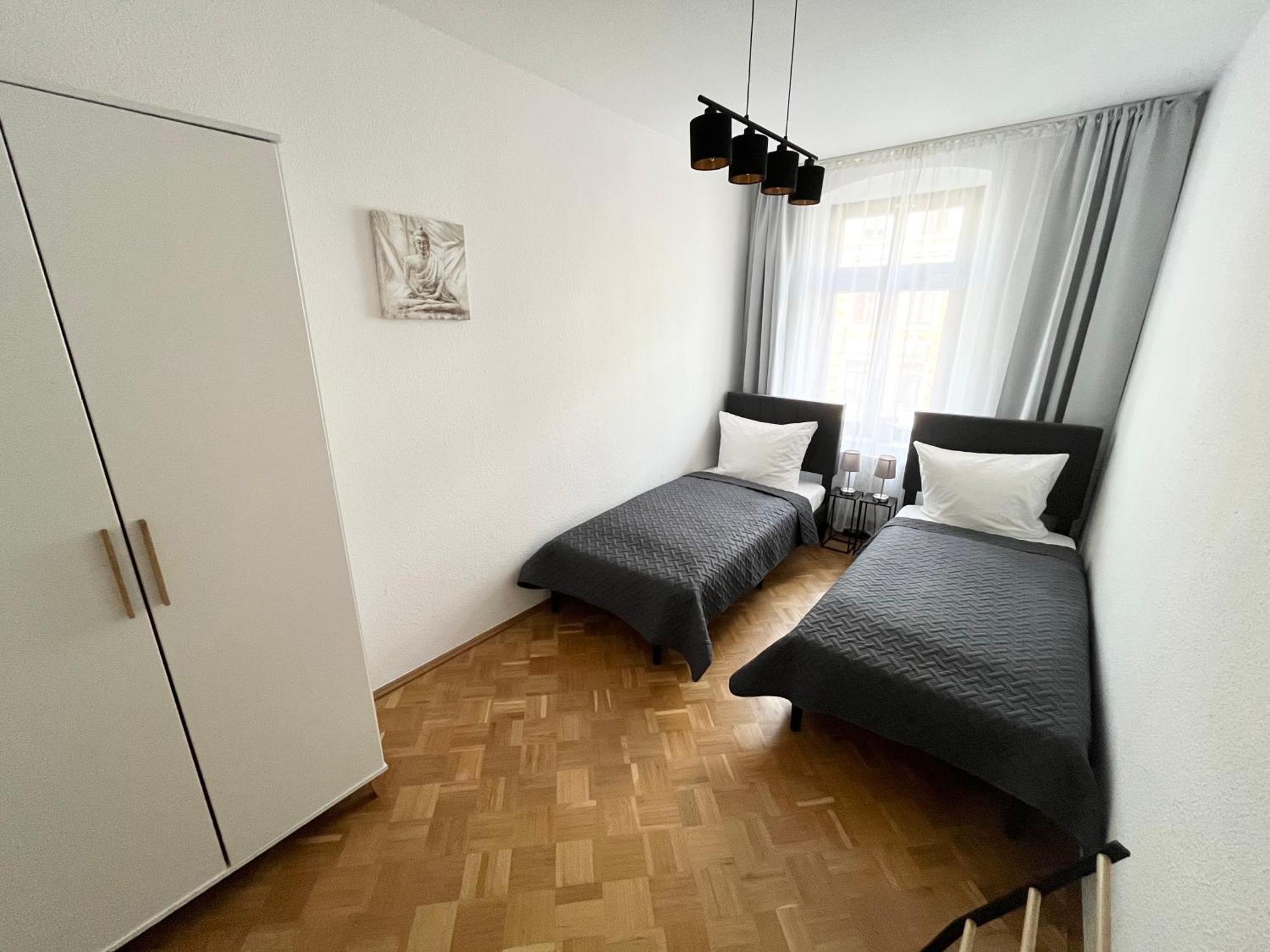 Moderne 3Zimmer Wohnung Mit Netflix Und Balkon لبسيا المظهر الخارجي الصورة